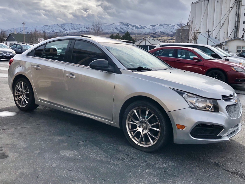 2011 Chevrolet Cruze Image 2