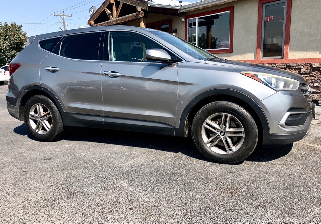 2018 Hyundai Santa Fe Sport Image 2