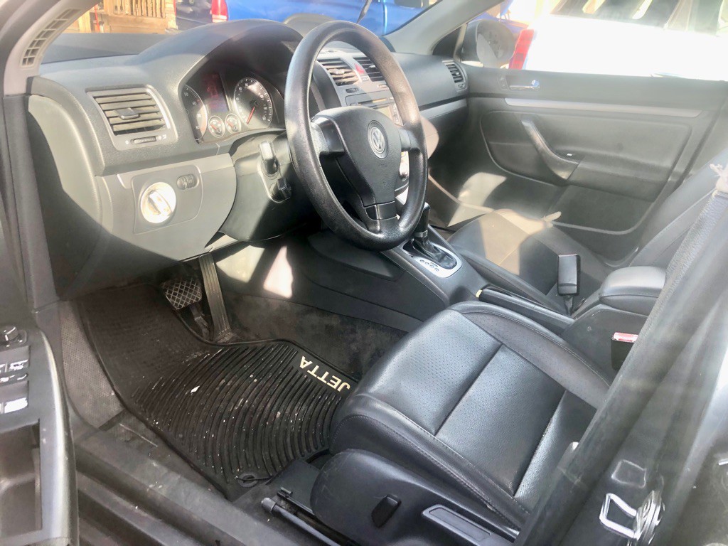 2005 Volkswagen Jetta Image 4