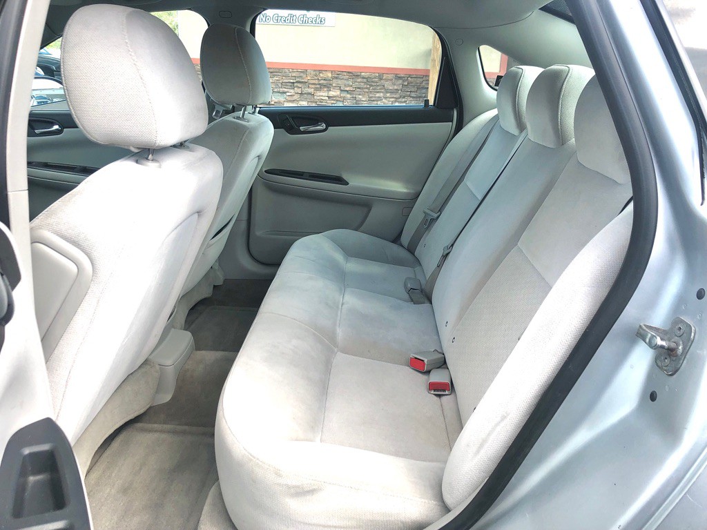 2010 Chevrolet Impala Image 6