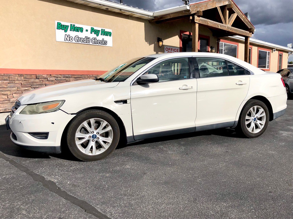 2011 Ford Taurus Image 2