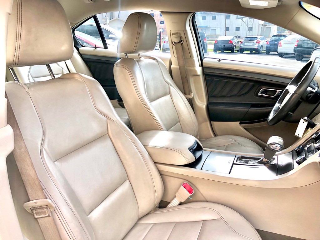 2011 Ford Taurus Image 5