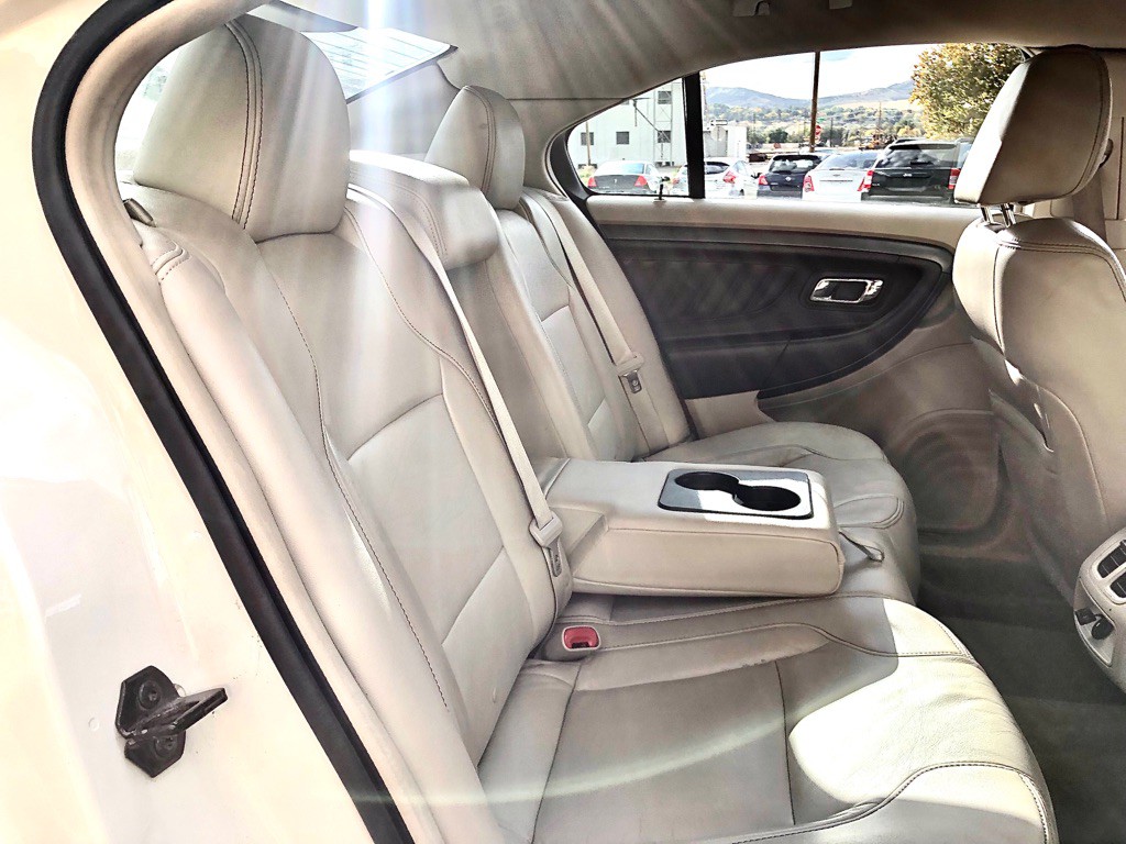 2011 Ford Taurus Image 6