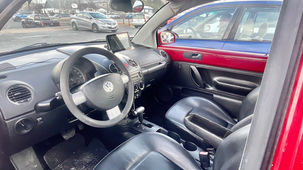 2006 Volkswagen Beetle Image 5