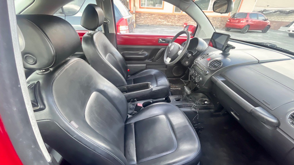 2006 Volkswagen Beetle Image 6