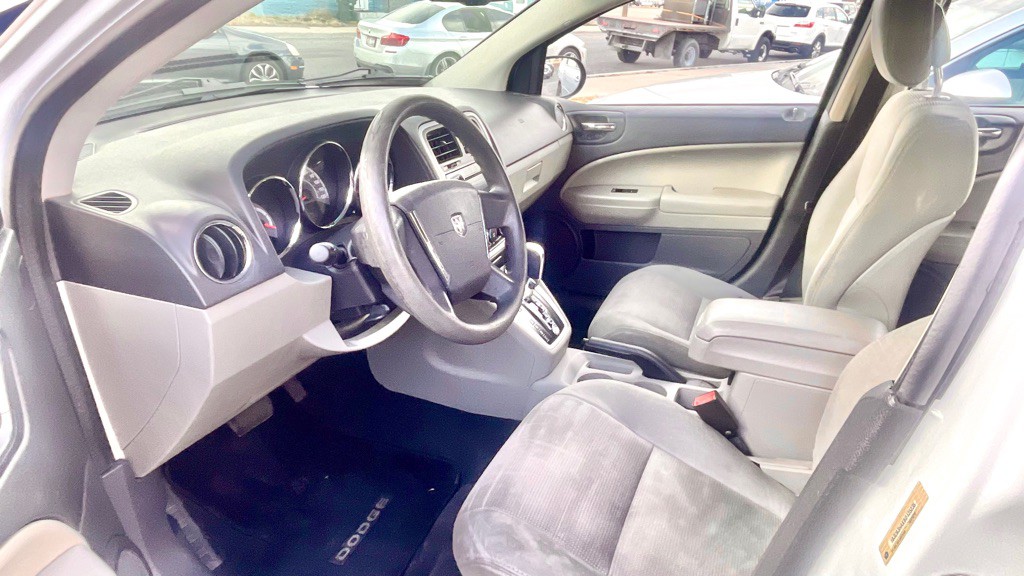 2011 Dodge Caliber Image 8