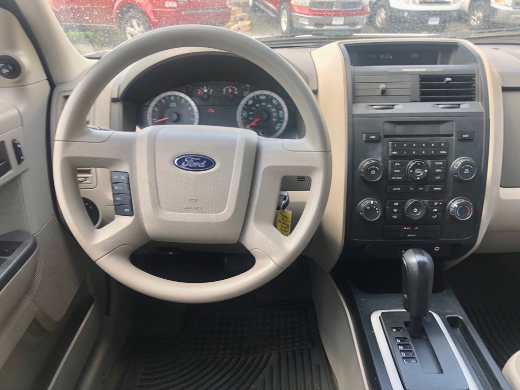 2010 Ford Escape Image 11
