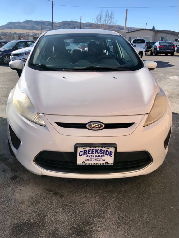 2012 Ford Fiesta Image 2