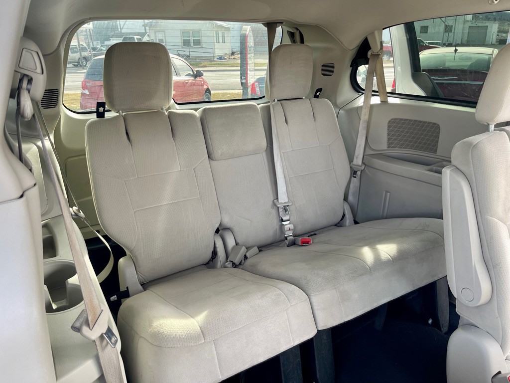 2011 Dodge Grand Caravan Image 6