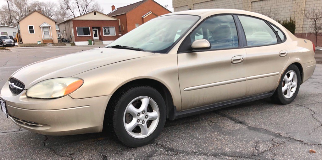 2001 Ford Taurus Image 2