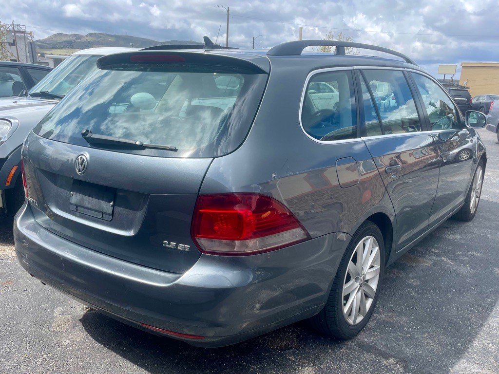 2010 Volkswagen Jetta Image 3