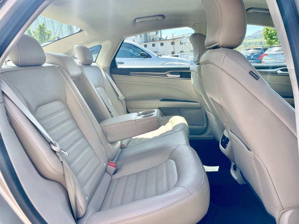 2017 Ford Fusion Image 12