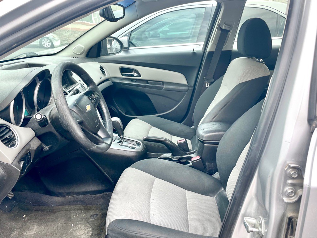 2012 Chevrolet Cruze Image 3