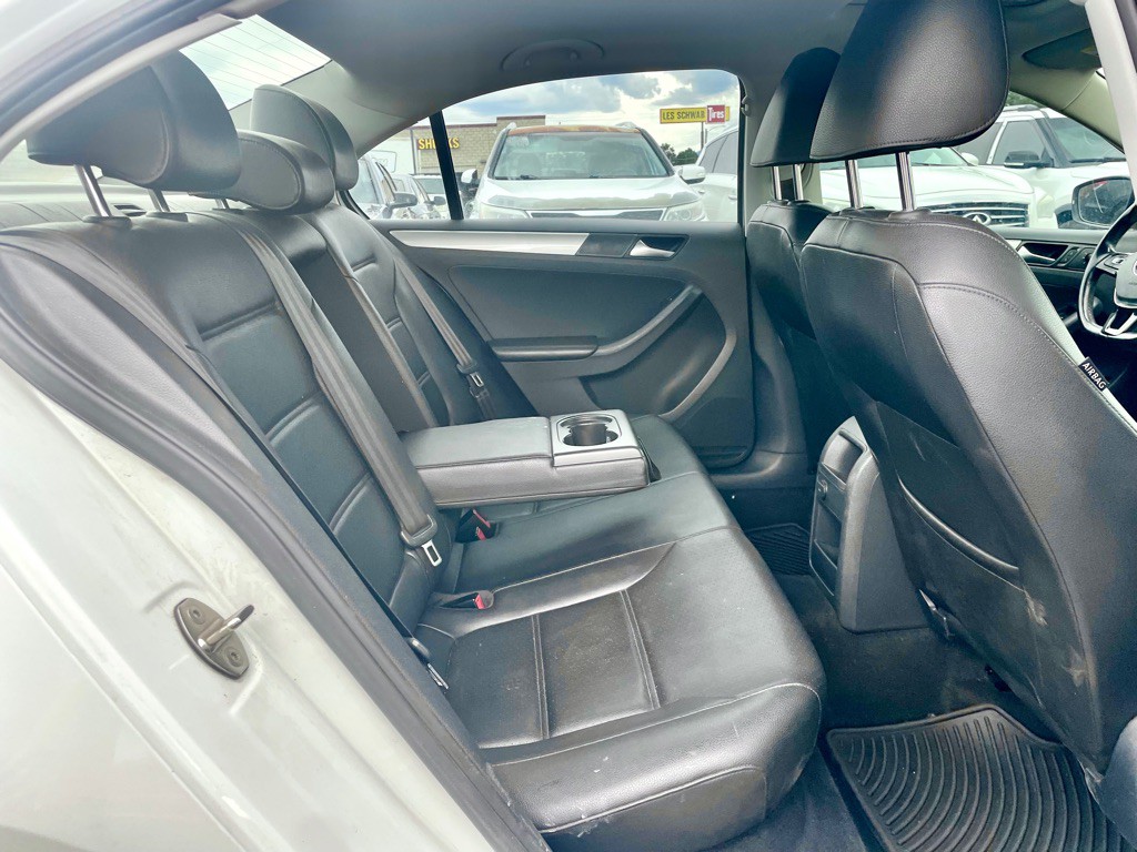 2017 Volkswagen Jetta Image 9