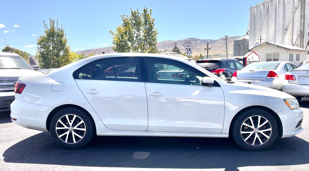 2017 Volkswagen Jetta Image 5