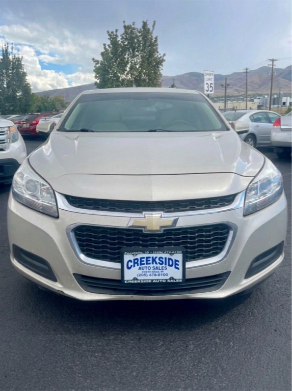 2016 Chevrolet Malibu Image 2
