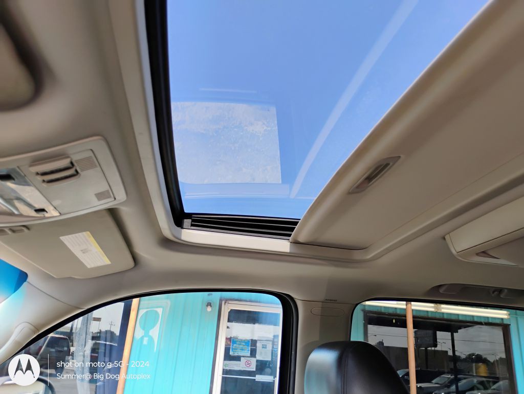 2014 Chevrolet Suburban Image 11