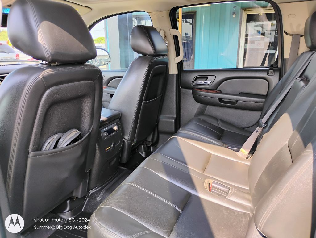 2014 Chevrolet Suburban Image 13
