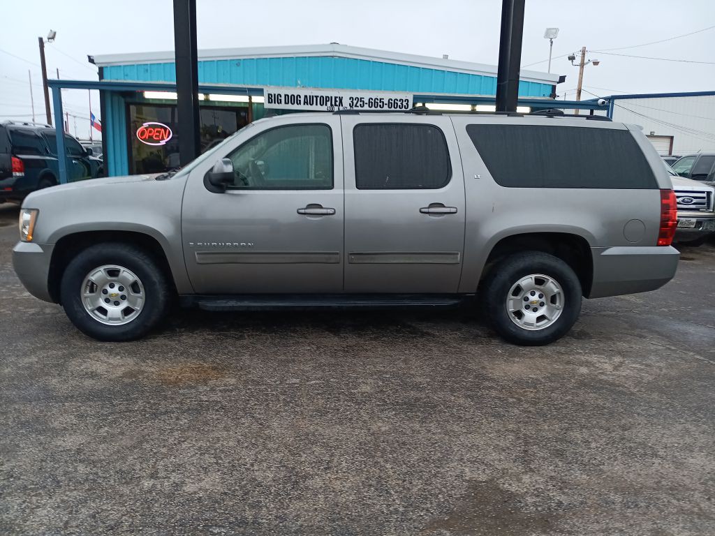 2009 Chevrolet Suburban Image 2