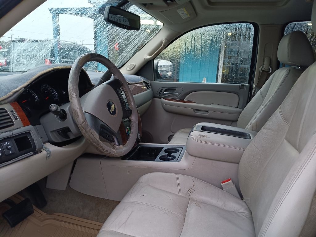 2009 Chevrolet Suburban Image 7