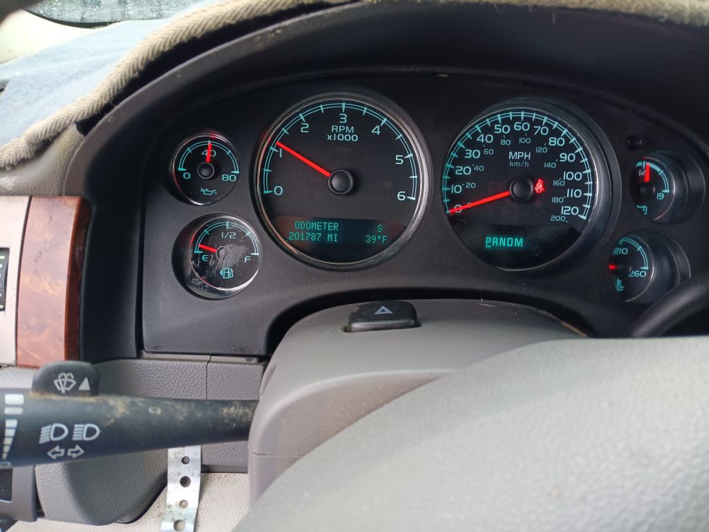 2009 Chevrolet Suburban Image 10