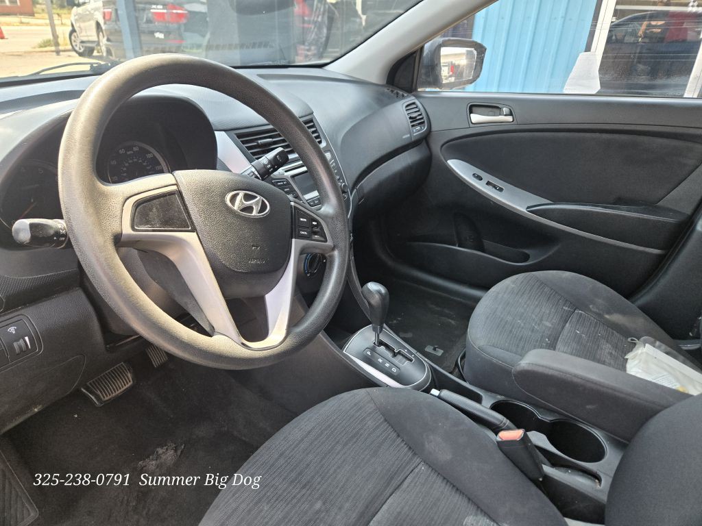 2016 Hyundai Accent Image 8
