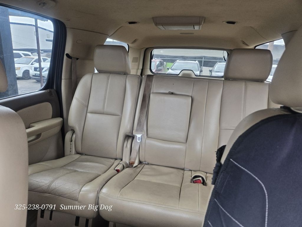 2012 Chevrolet Suburban Image 10
