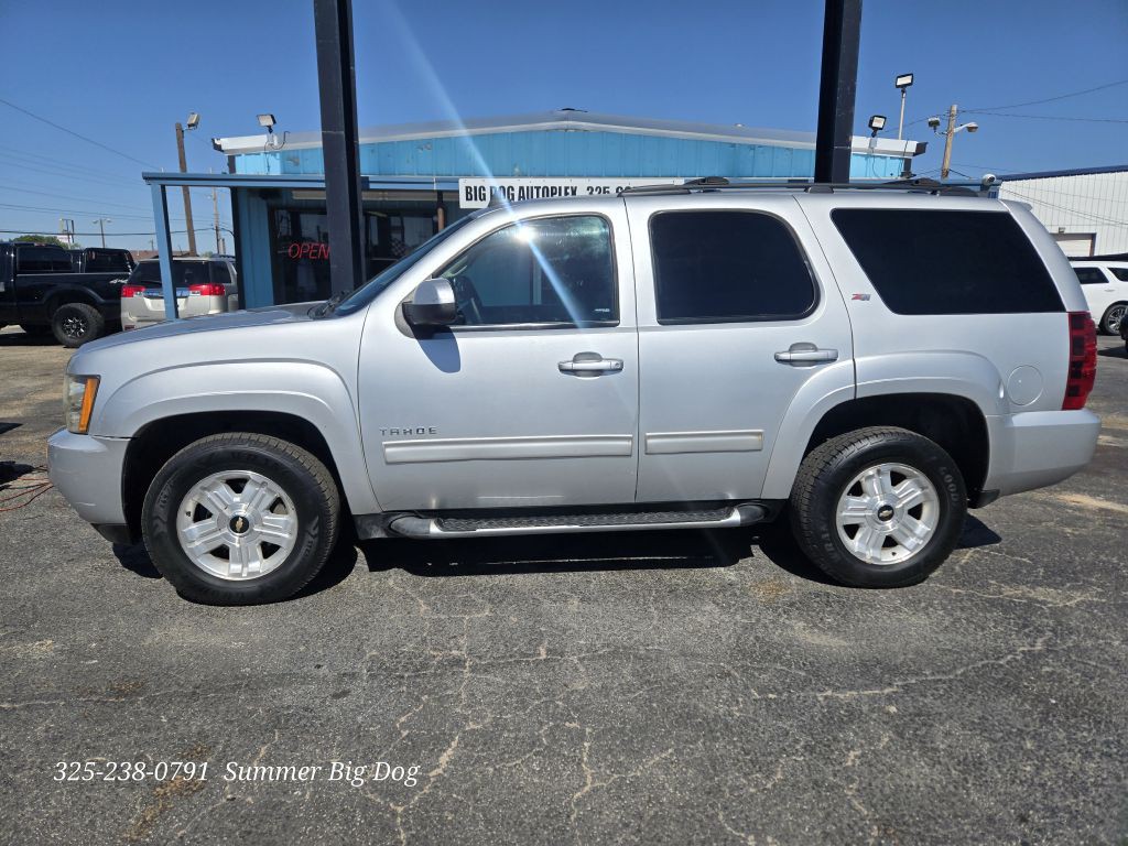 2013 Chevrolet Tahoe Image 2