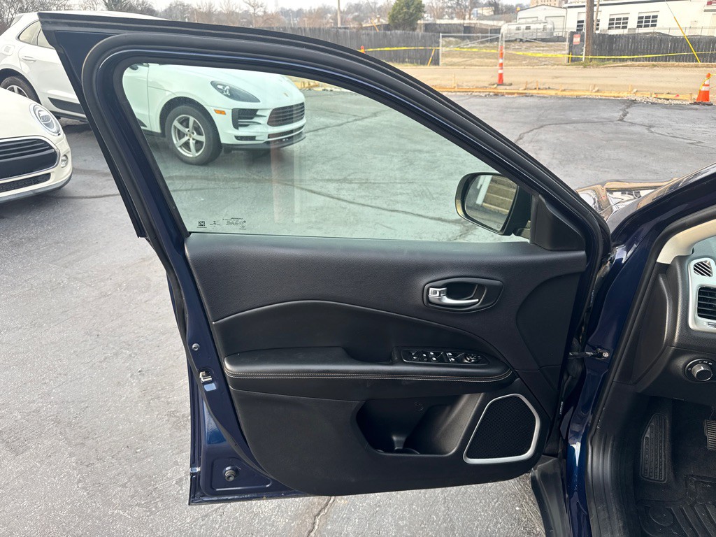 2018 Jeep Compass Image 15