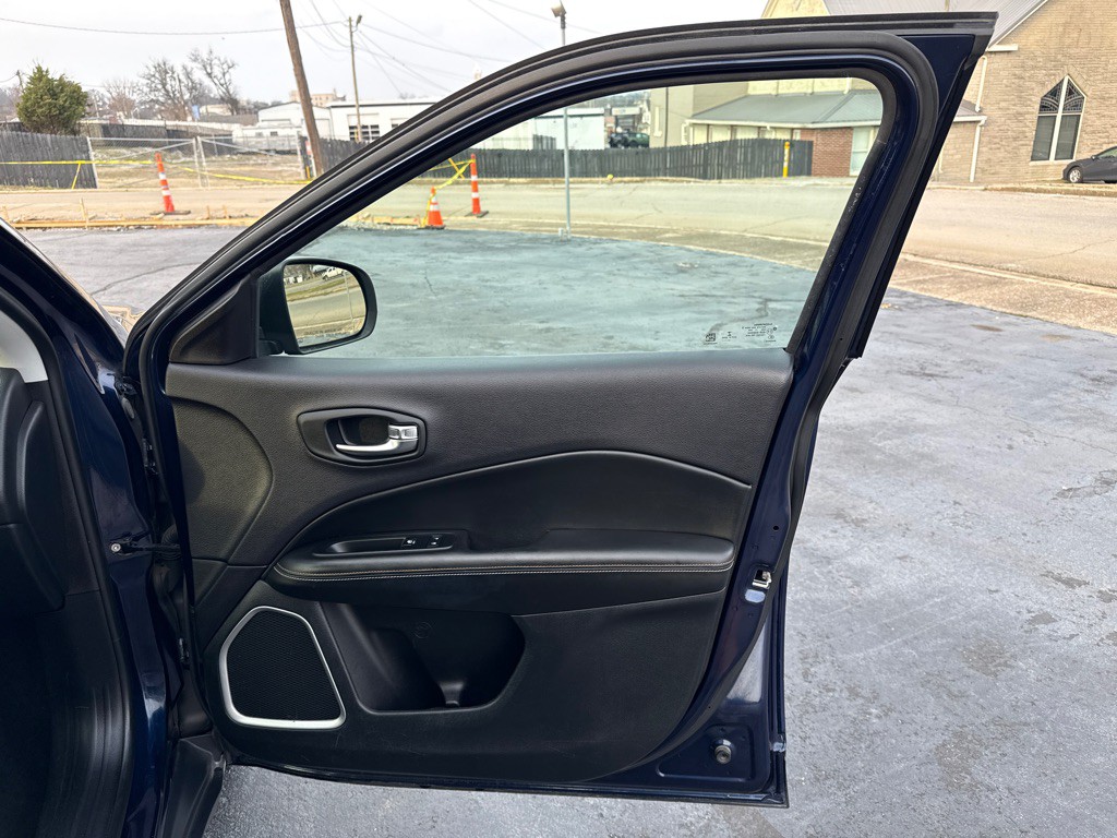 2018 Jeep Compass Image 25