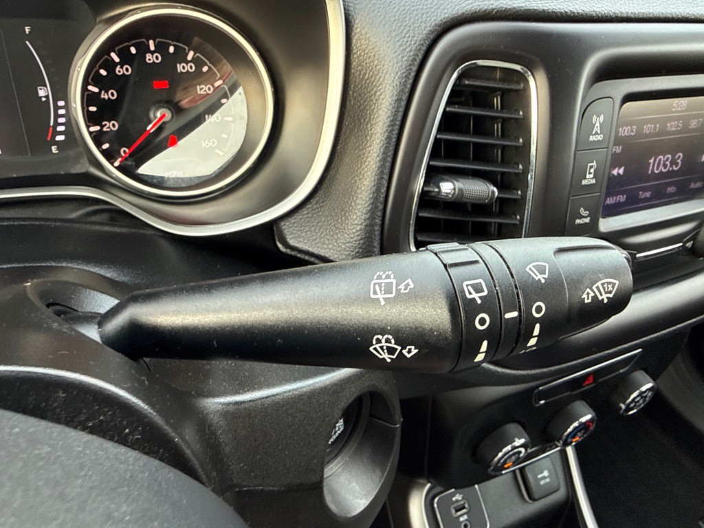 2018 Jeep Compass Image 32