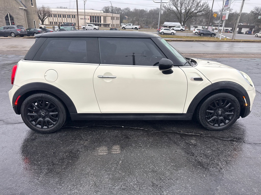 2019 MINI Cooper Image 6