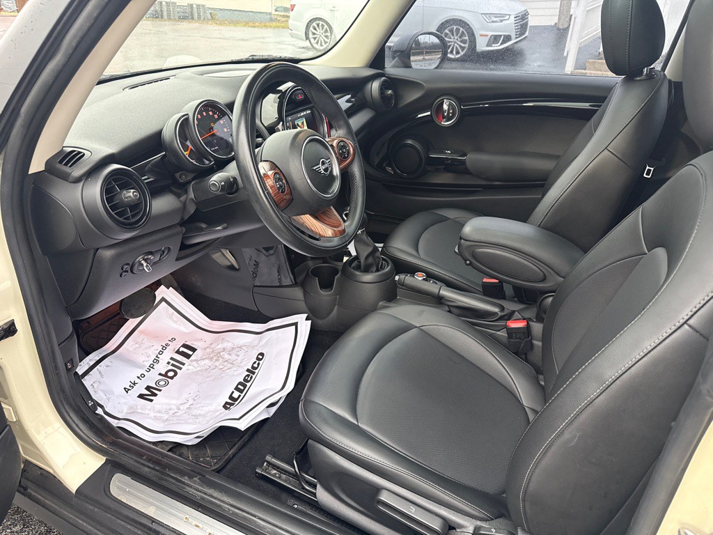 2019 MINI Cooper Image 13