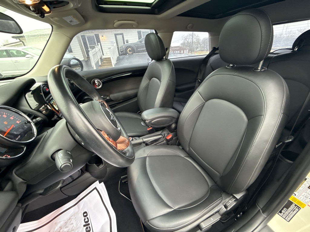 2019 MINI Cooper Image 14