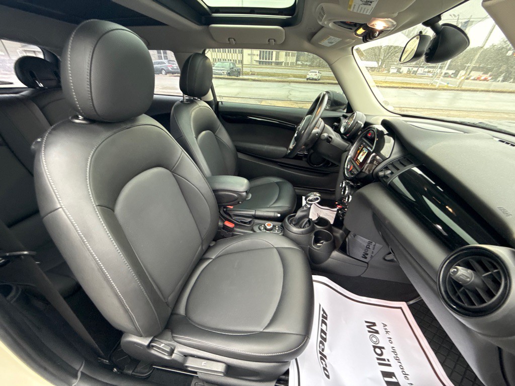 2019 MINI Cooper Image 18