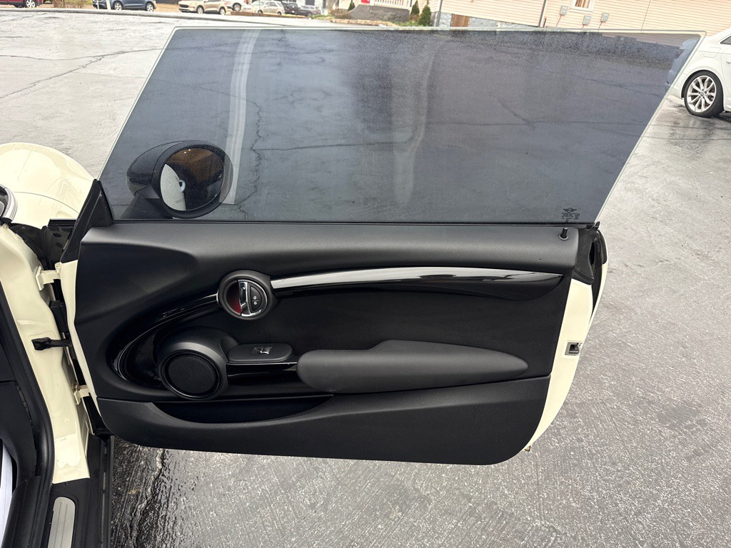 2019 MINI Cooper Image 19