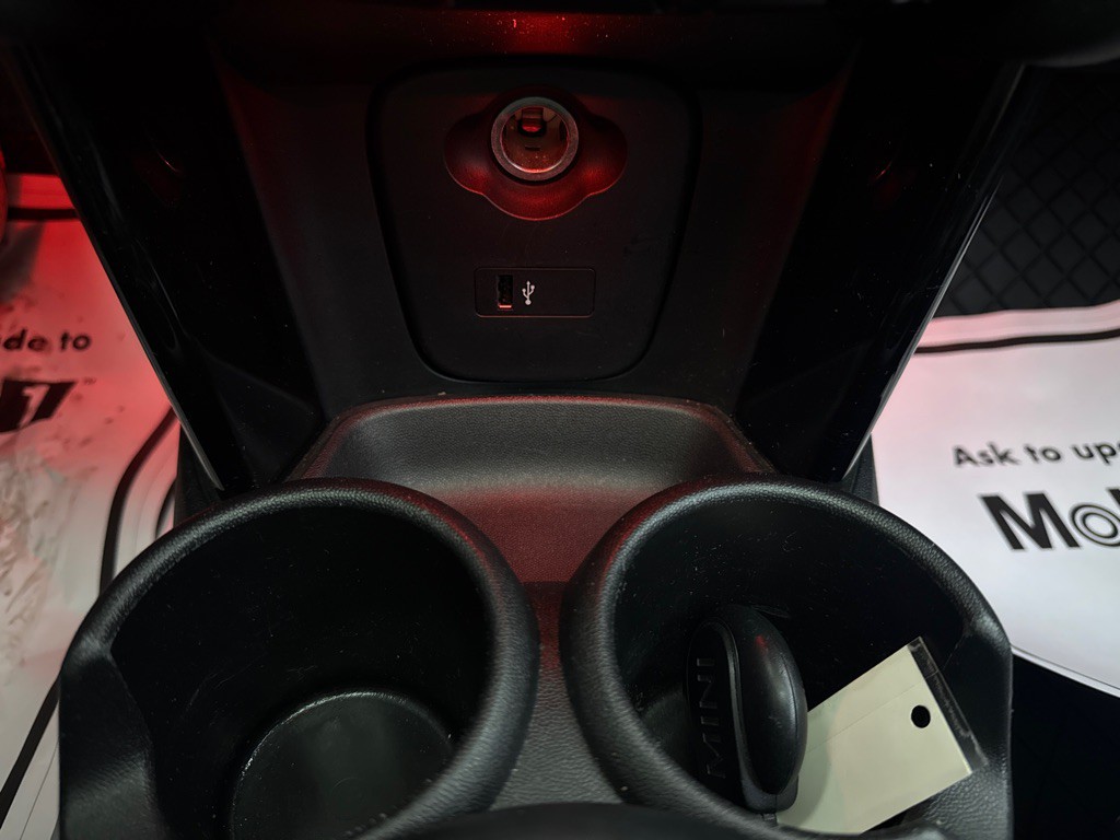 2019 MINI Cooper Image 24