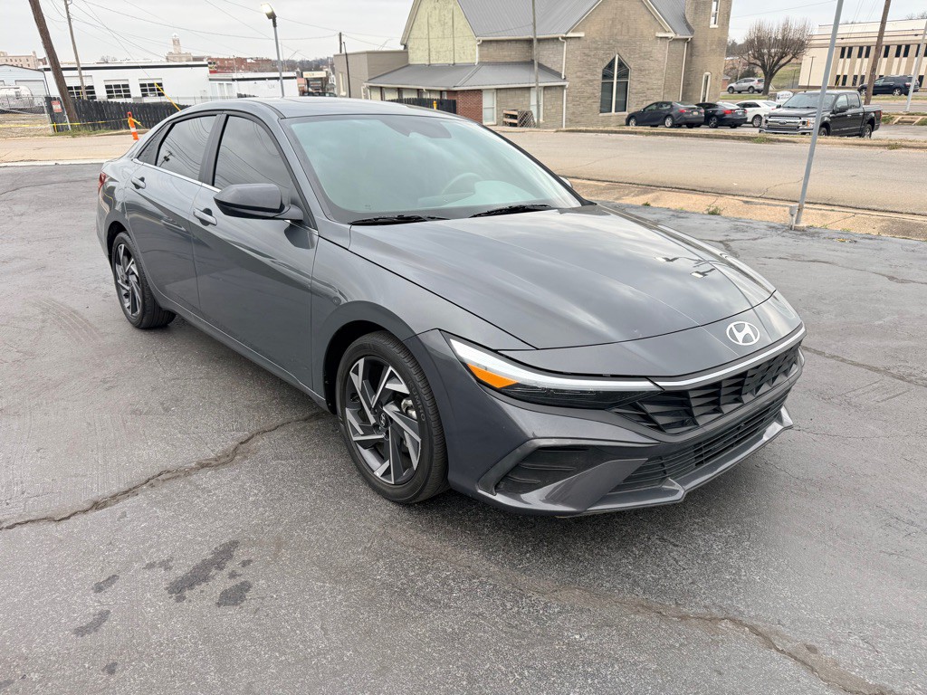 2024 Hyundai Elantra Image 7