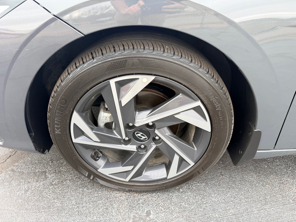 2024 Hyundai Elantra Image 9