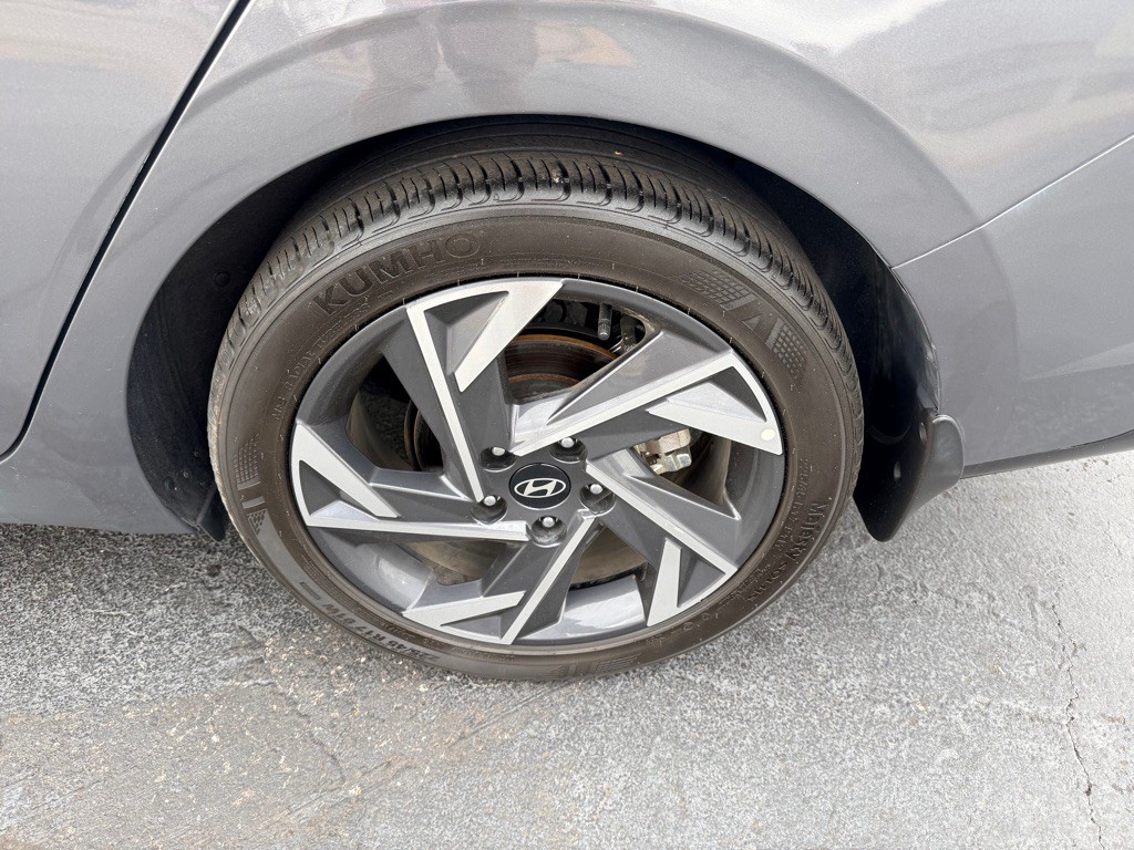 2024 Hyundai Elantra Image 10