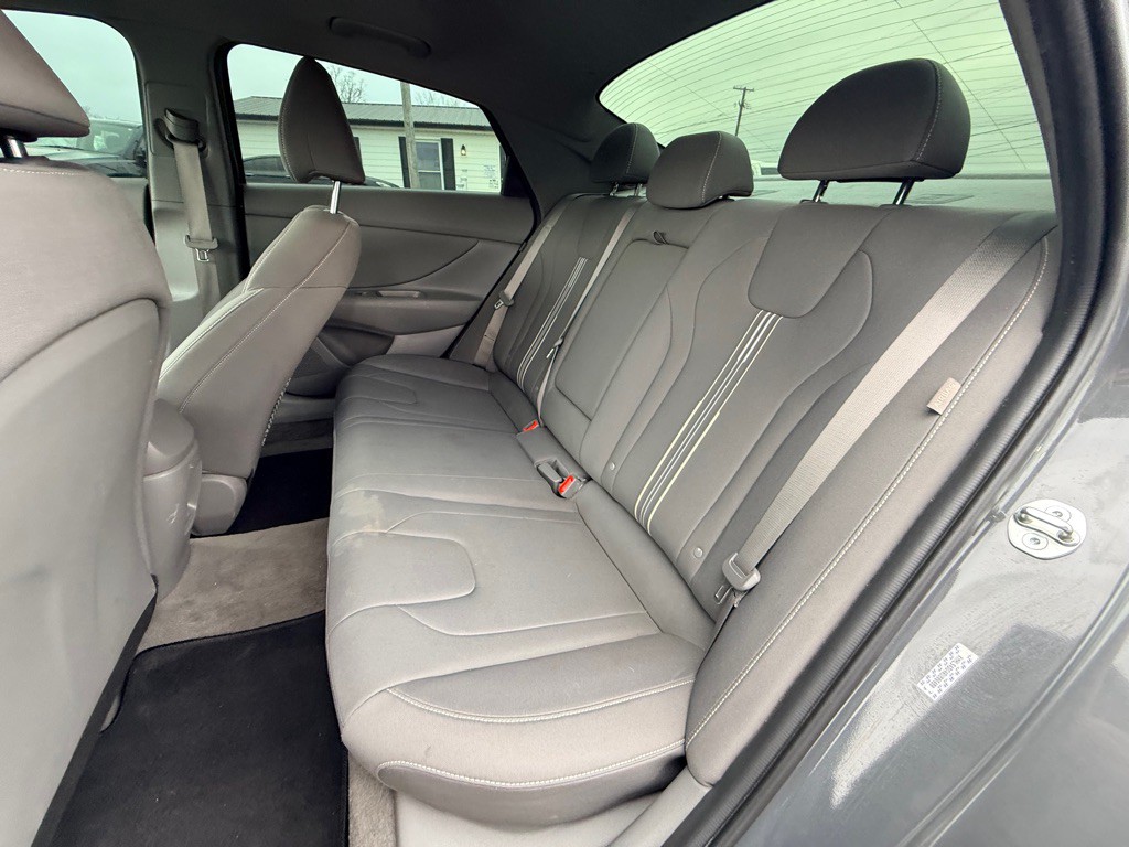 2024 Hyundai Elantra Image 17