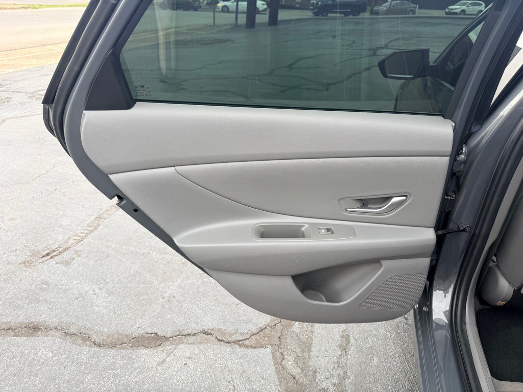 2024 Hyundai Elantra Image 18