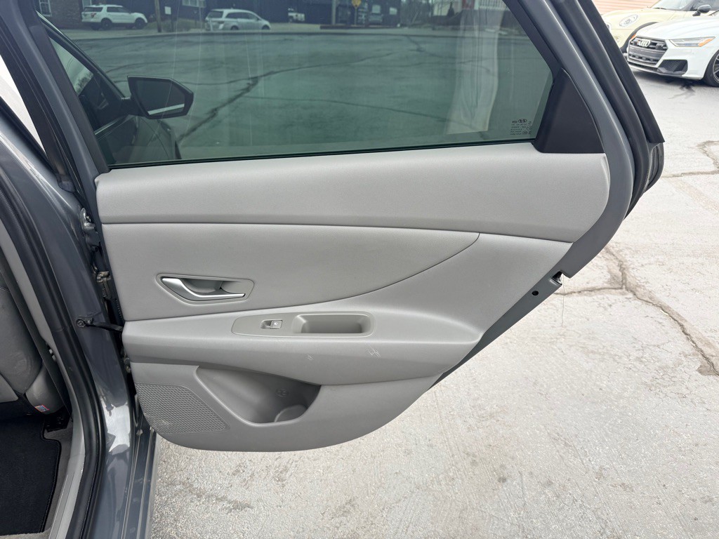 2024 Hyundai Elantra Image 21