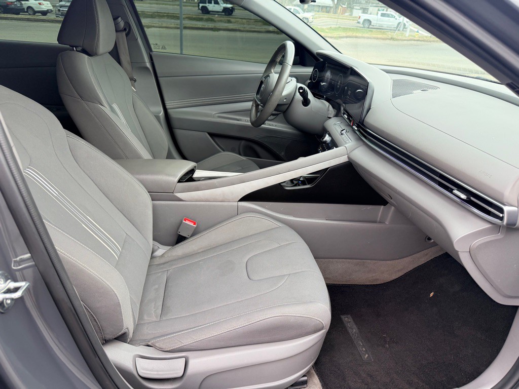 2024 Hyundai Elantra Image 22
