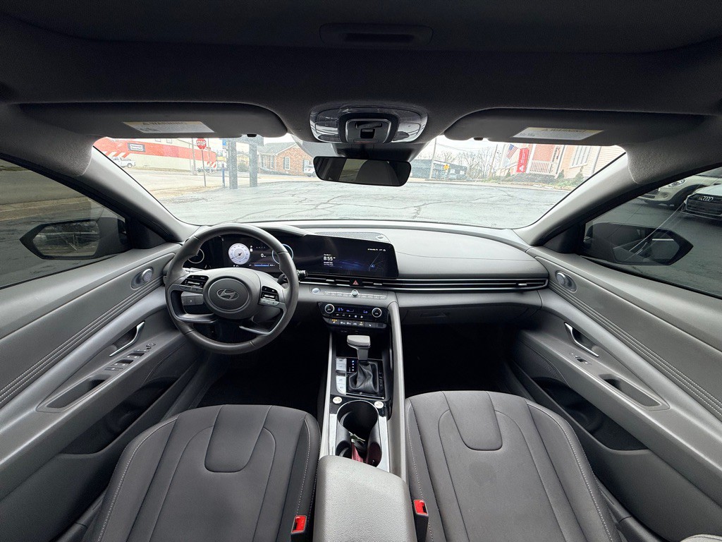 2024 Hyundai Elantra Image 25