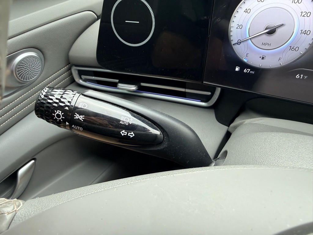 2024 Hyundai Elantra Image 32