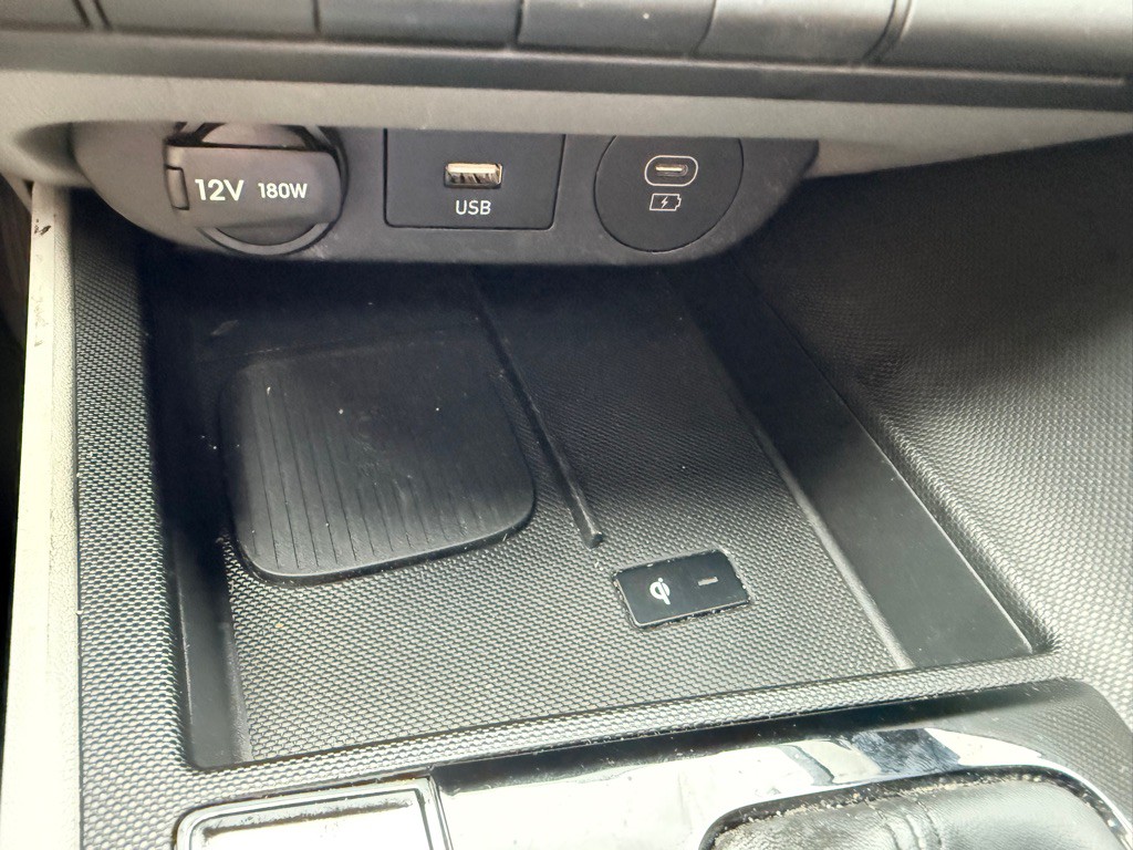 2024 Hyundai Elantra Image 38