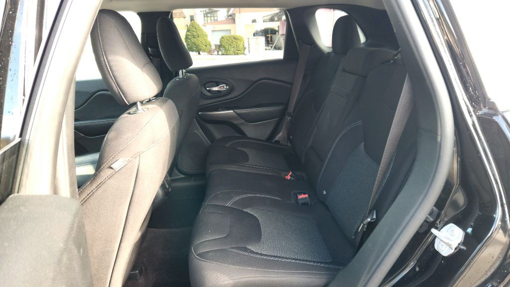 2019 Jeep Cherokee Image 10