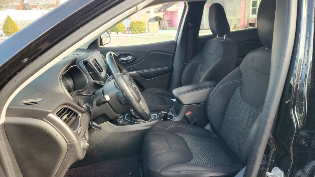 2019 Jeep Cherokee Image 13