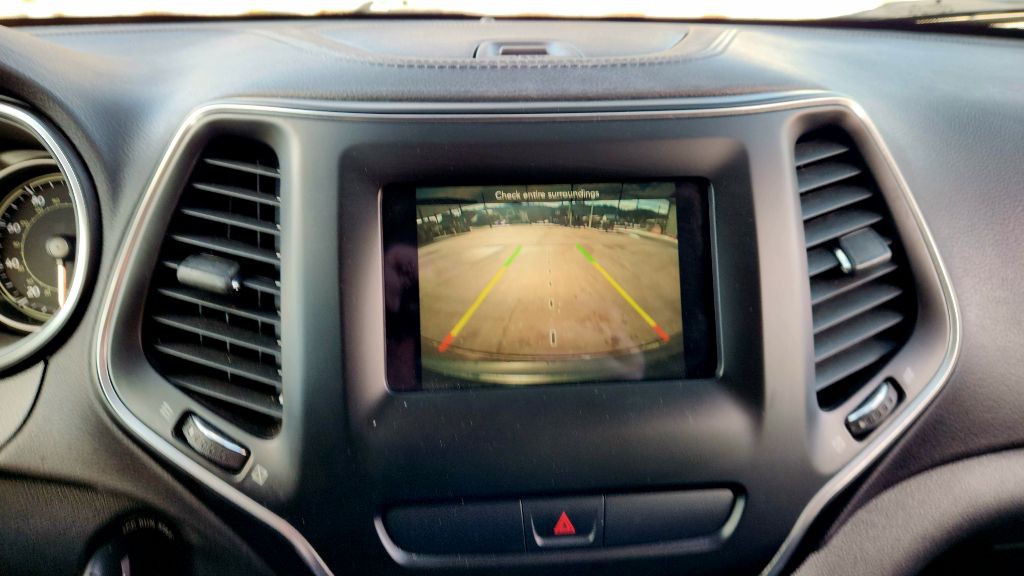 2019 Jeep Cherokee Image 16